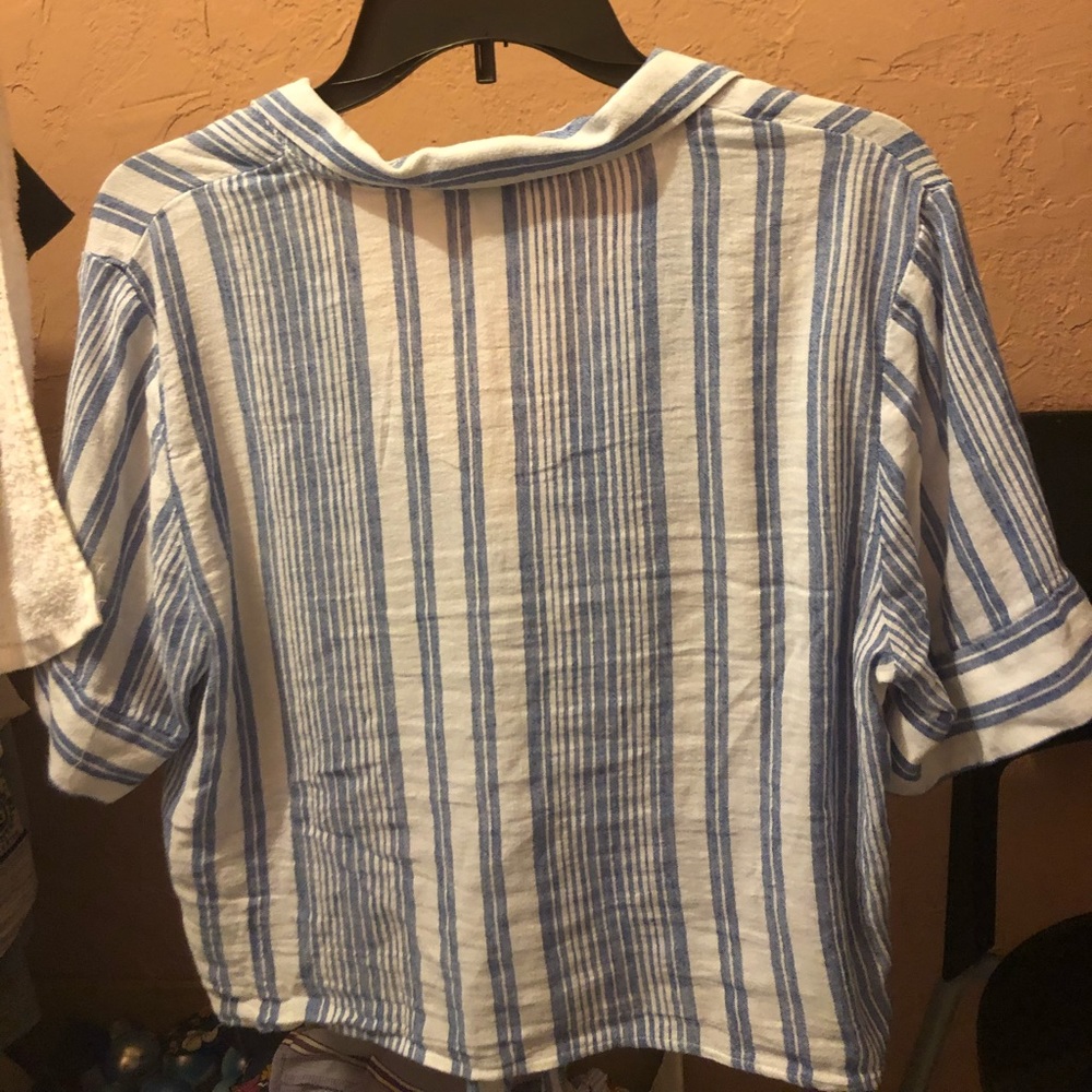 H&M blouse - Picture 2 of 3